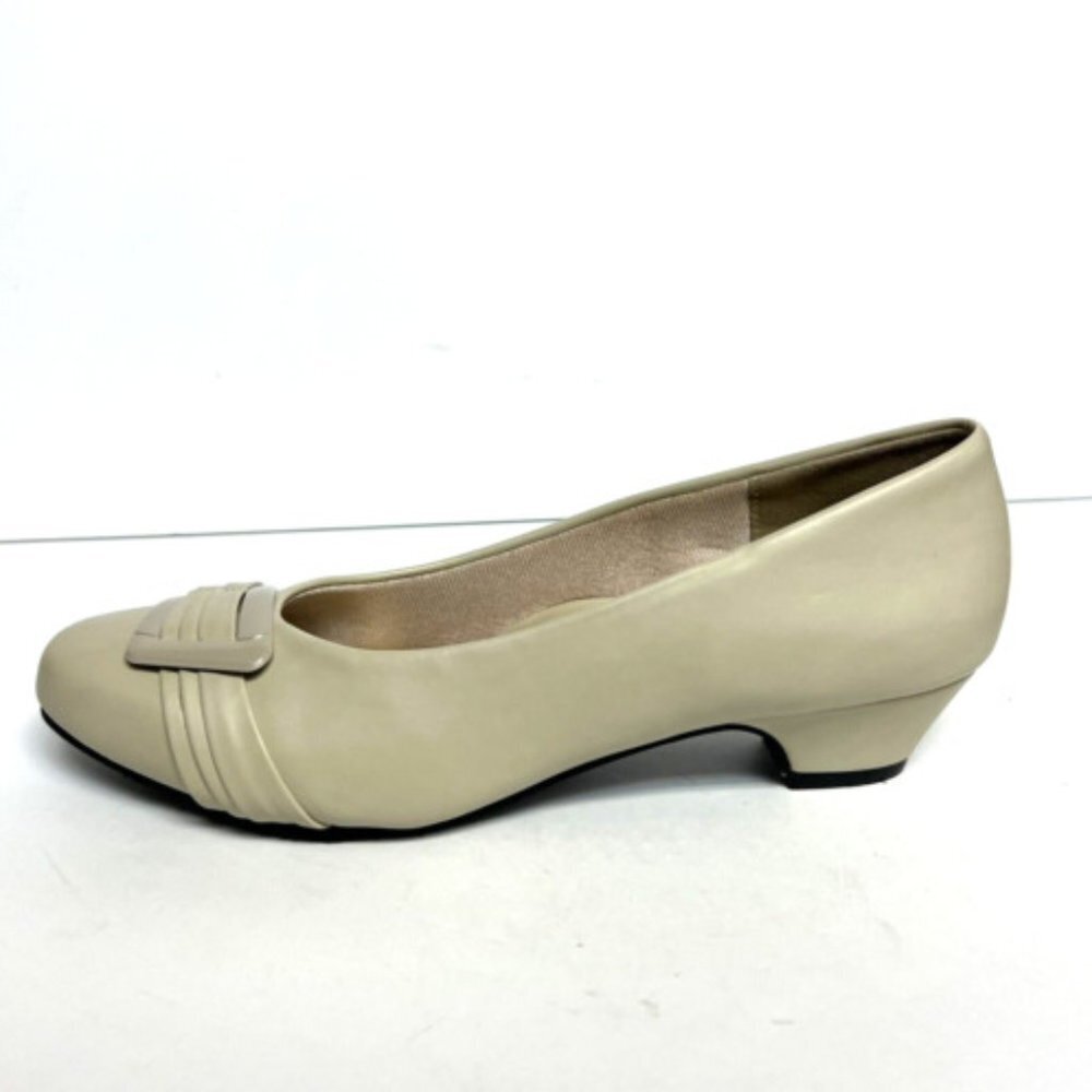 Soft Style Womens Pleats Be With You Pump Heel, Size 8.5 M